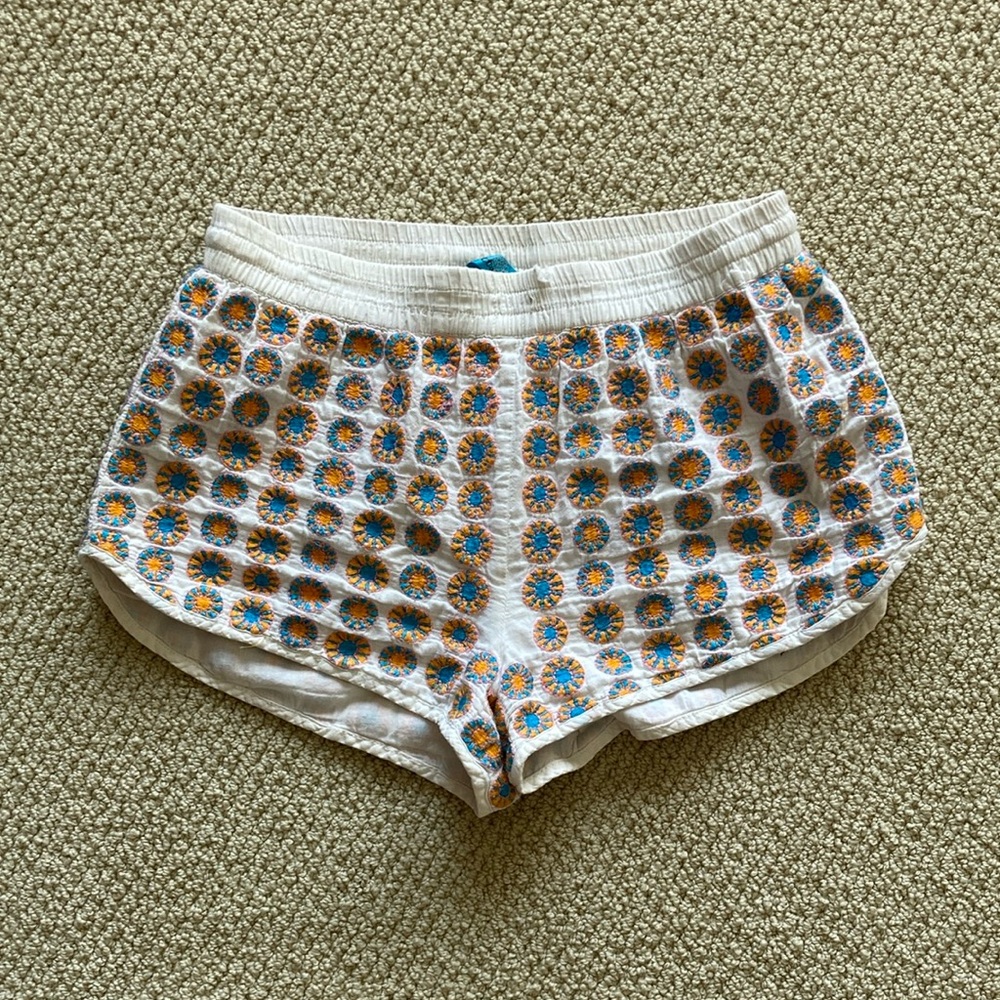 Buttons Embroidered Shorts Stretch Small Women’s White Orange Dots Circles EUC